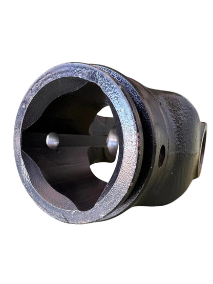 Furcă Cardan 27x82 - Țeavă Triunghi 52 mm